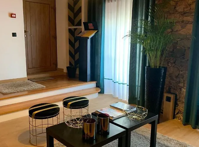 Largo Da Rainha, Guesthouse
